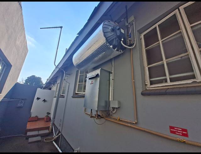 4 BEDROOM FREEHOLD FOR SALE IN ASTON MANOR